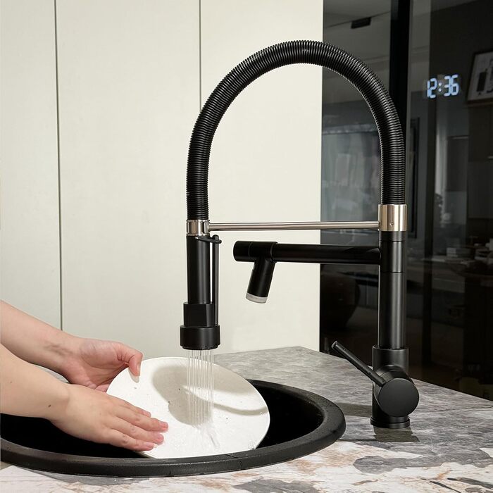Чорний кухонний змішувач LED з висувною лійкою, поворотний на 360°, з спіральною пружиною, однорідний, для високого тиску, з висувною насадкою, з LED-підсвічуванням