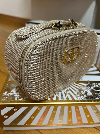 Косметичка Dior Christmas edition 2025, золотиста