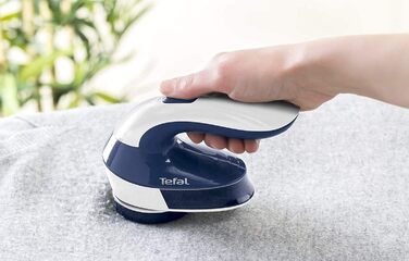 Tefal Express Power Iron Steam Iron with a powerful 185g steam burst, (XGlide Ceramic soleplate with three steam zones, 2400 Watt, drip stop, automatic steam quantity regulation) Durilium with lint remover