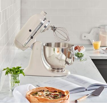 Кухонна машина KitchenAid Artisan з чашею 4,7 л, колір Milchshake