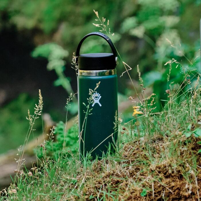 HYDRO FLASK - 1180ml (40oz) Water Bottle - Insulated Stainless Steel Water Bottle - Sports Bottle with Leakproof Flex Cap Lid & Strap - Dishwasher Safe Thermos - Wide Mouth Opening - Indigo