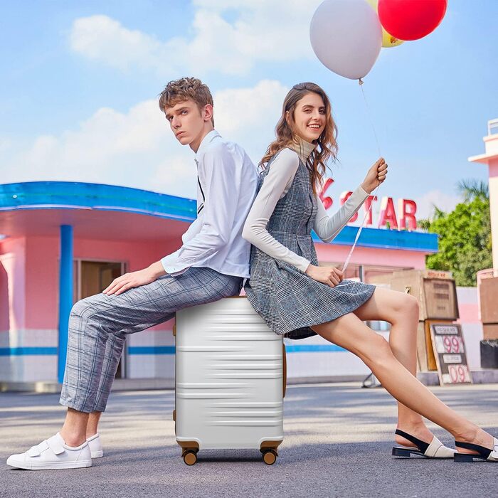 Чемодан British Traveller для ручної поклажі: жорсткий корпус ABS+PC, 8 коліс, TSA-замок, зручний ролик