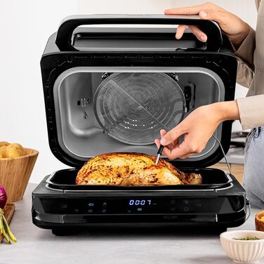 Cecotec Oil-Free Grill Air Fryer 6 L Cecofry FireDome 6000. Air Fryer. 2400 W, 6 cooking modes and 4 grilling levels, adjustable thermostat, including temperature sensor and 6-liter accessories.