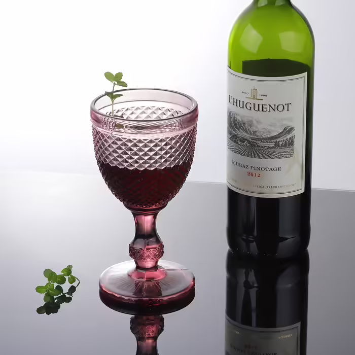 Joeyan 270ml Violet Vintage Wine Glasses with Diamond Relief, Colorful Goblet Glasses Wine Cup Set for Wine Juice Drinks, Set of 4 Retro Drinking Glasses with Stem, Dishwasher Safe