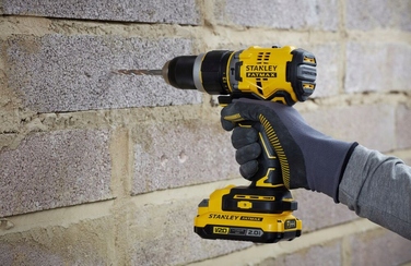 Ударний дриль-шурупокрут Stanley FatMax v20 SFMCD721M2K 18V (2x 4.0Аг) у кейсі