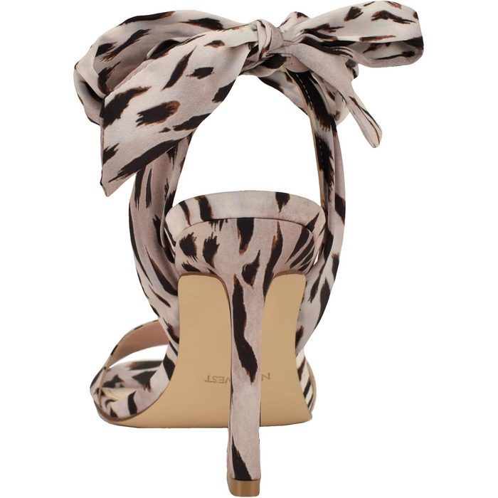 Босоніжки Nine West Kelsie на підборах, 39 EU, Леопардовий сатин (Light Natural Leopard Satin Multi 111)