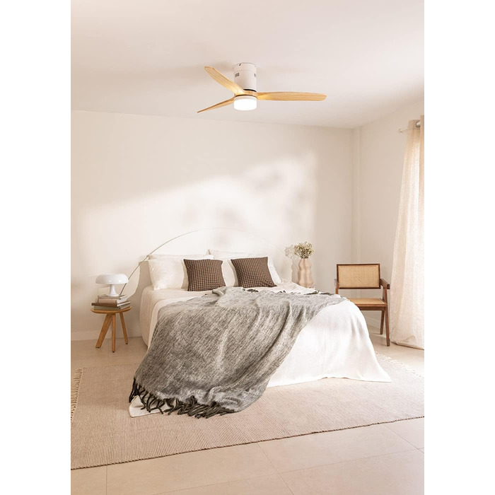 Вентилятор стельовий Windcalm Natural Wood з пультом, 132 см, 40W, 6 швидкостей, літній/зимовий режим, світлодіодне освітлення, дерев'яні лопаті
